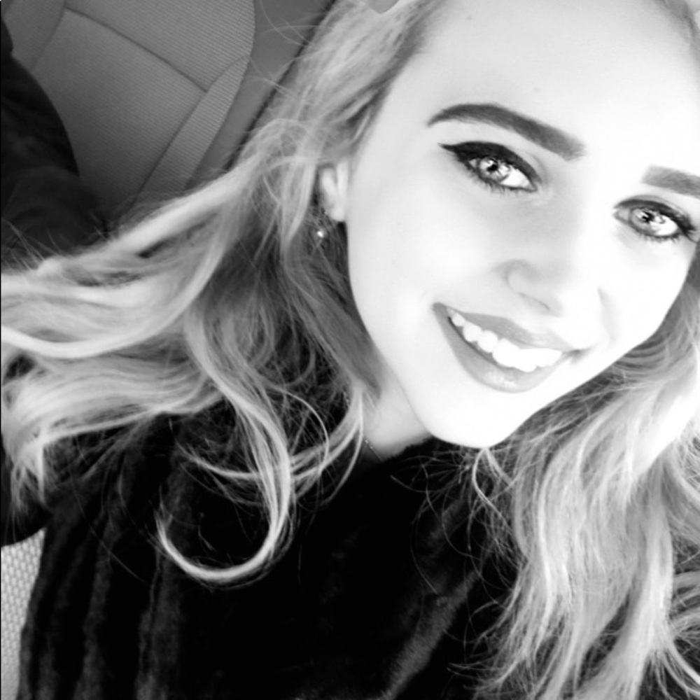 Meet your Posher, Emily